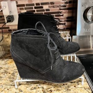 Arizona Jeans Black Suede Wedge Ankle Boots Booties Sz 9